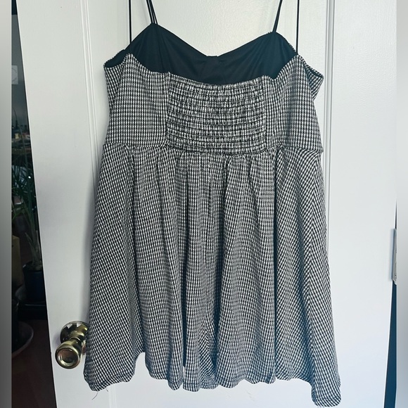 Urban Outfitters Black & White Gingham Print Romper - Picture 3 of 7